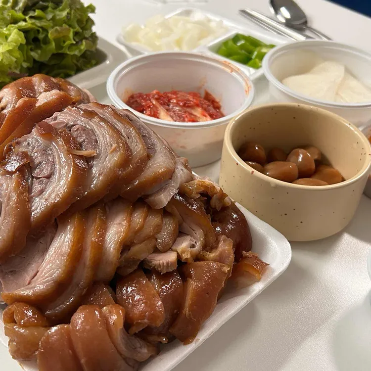 영심이왕족발 대표 사진