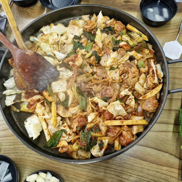 춘천본닭갈비 대표 사진