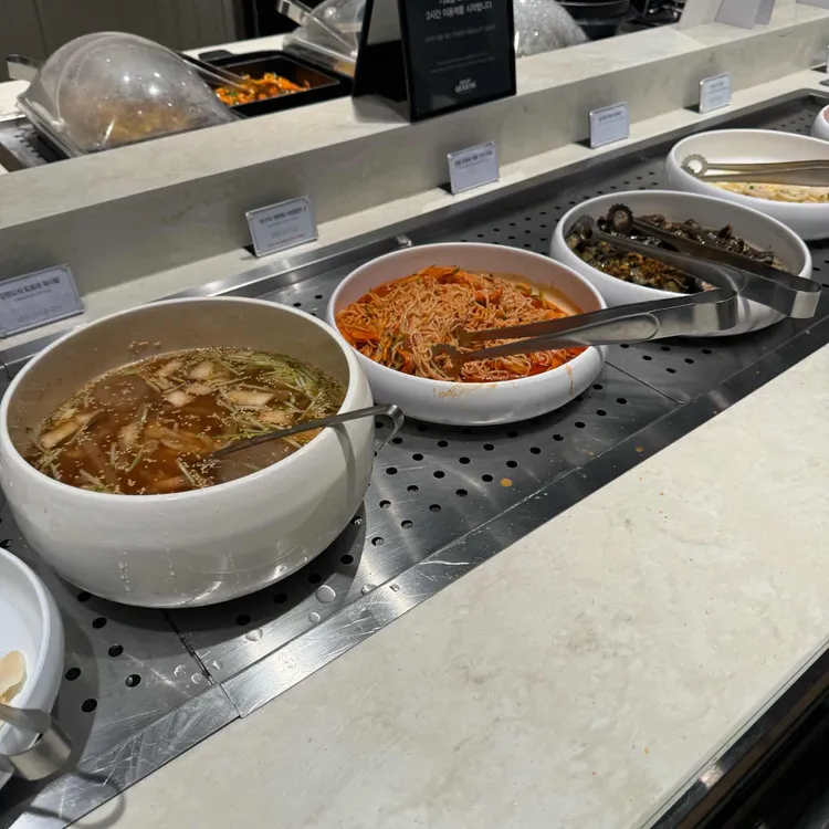 애슐리퀸즈 대표 사진