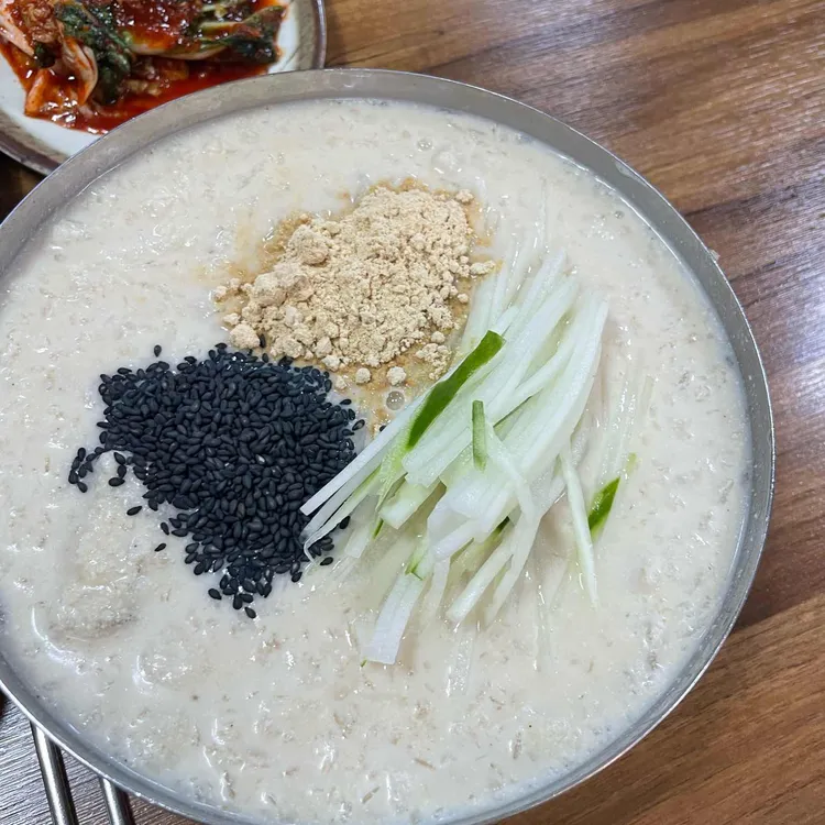 얼큰이손칼국수 대표 사진