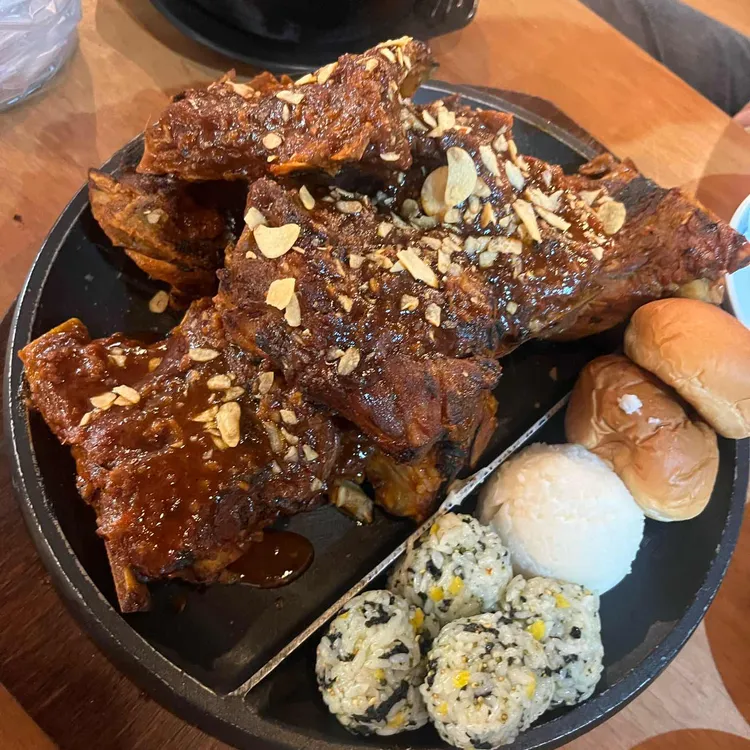 동네맛집뼈구이집 대표 사진