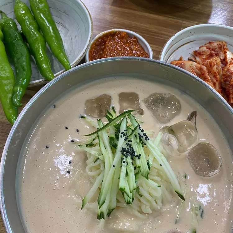 제갈콩명 대표 사진