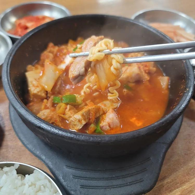 삼삼오오 대표 사진