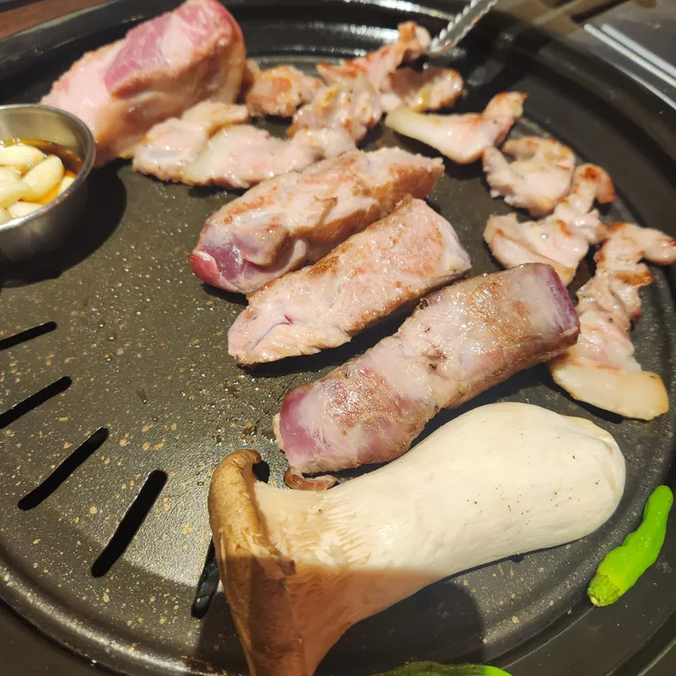 쿰 대표 사진