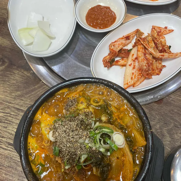 옛고향뼈다귀감자탕 대표 사진