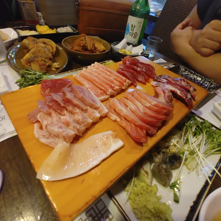 웃는돌참치 대표 사진