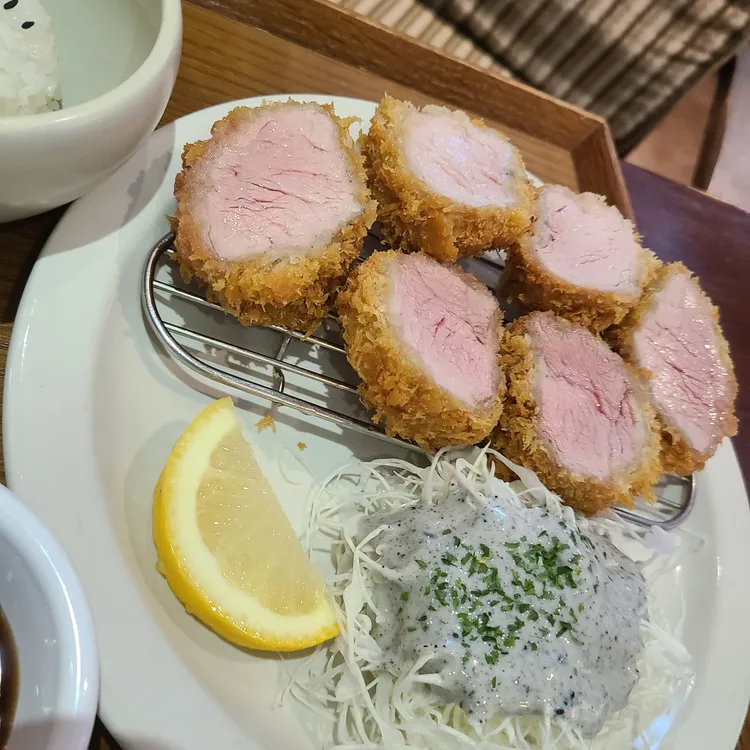 필링돈까스 대표 사진