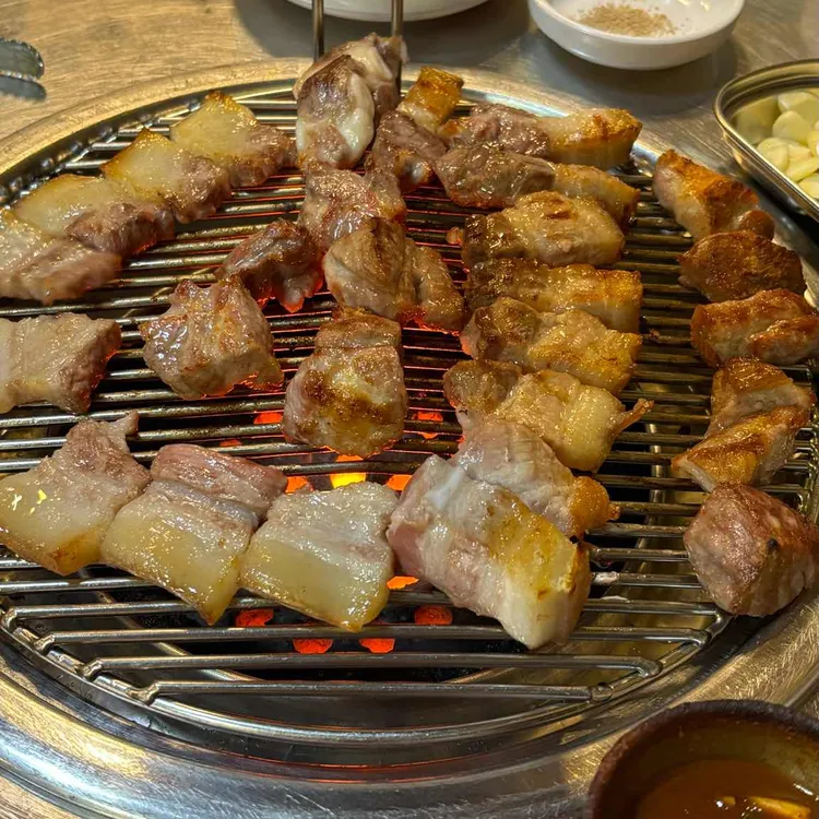 돈이랑 대표 사진