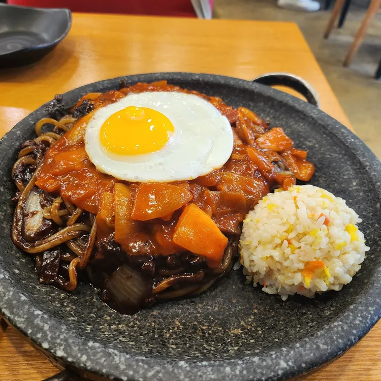 반곡돌위에짜장 대표 사진