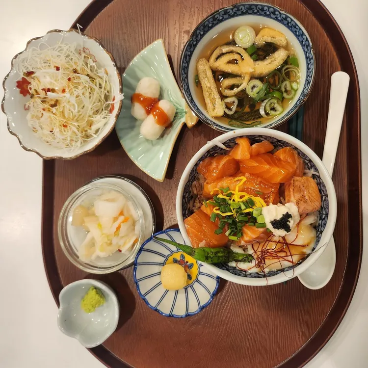 서서 대표 사진