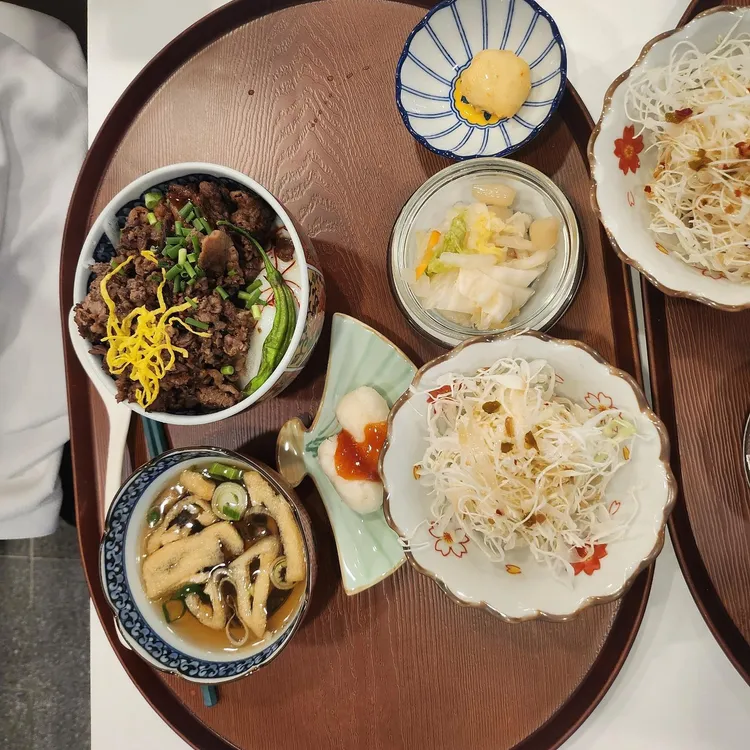 서서 대표 사진