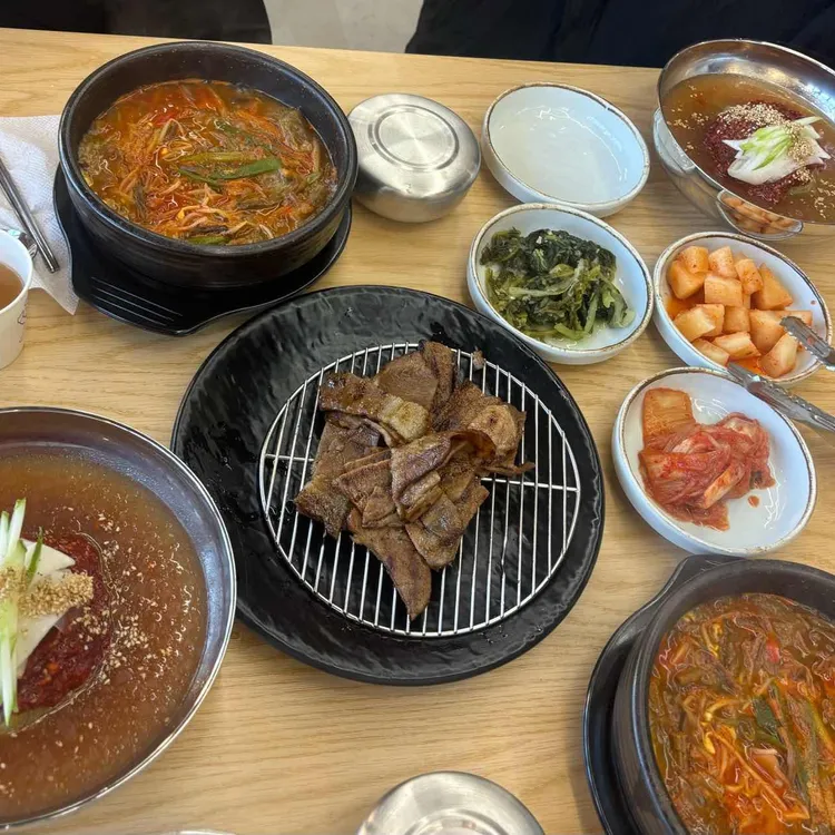 청기와냉면 대표 사진