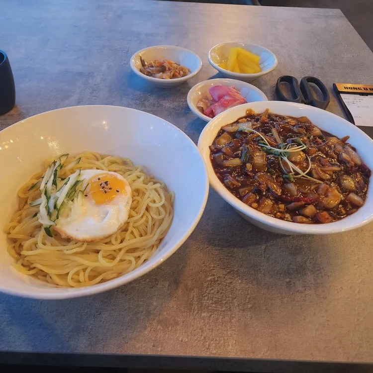 홍유단 대표 사진