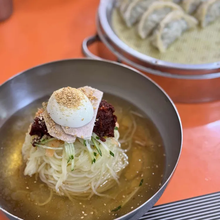 밀면식당 대표 사진