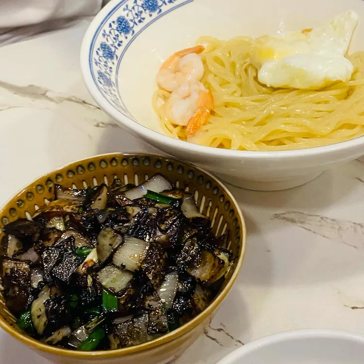 강동원 대표 사진