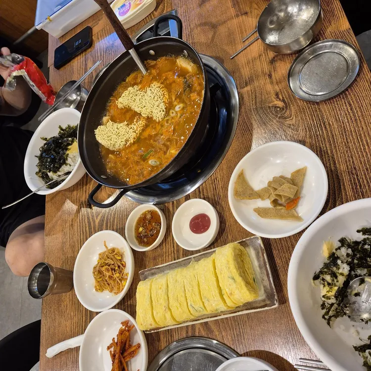 옛날생돼지김치찌개 대표 사진