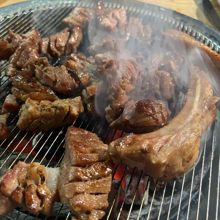 우리동네숯불갈비정육식당 대표 사진