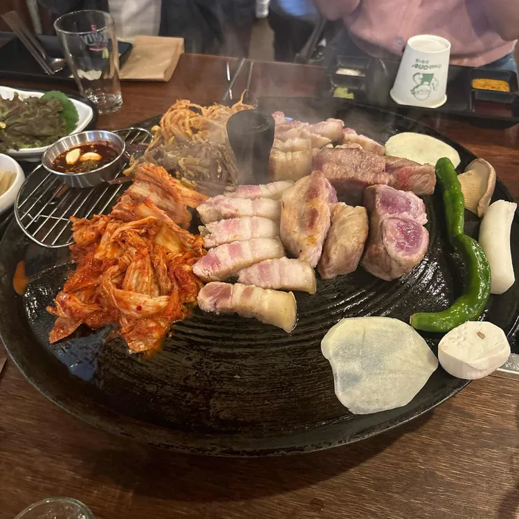 만재네왕솥뚜껑삼겹살 대표 사진