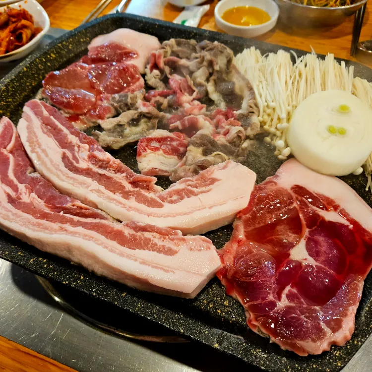 큰손 주먹고기 대표 사진