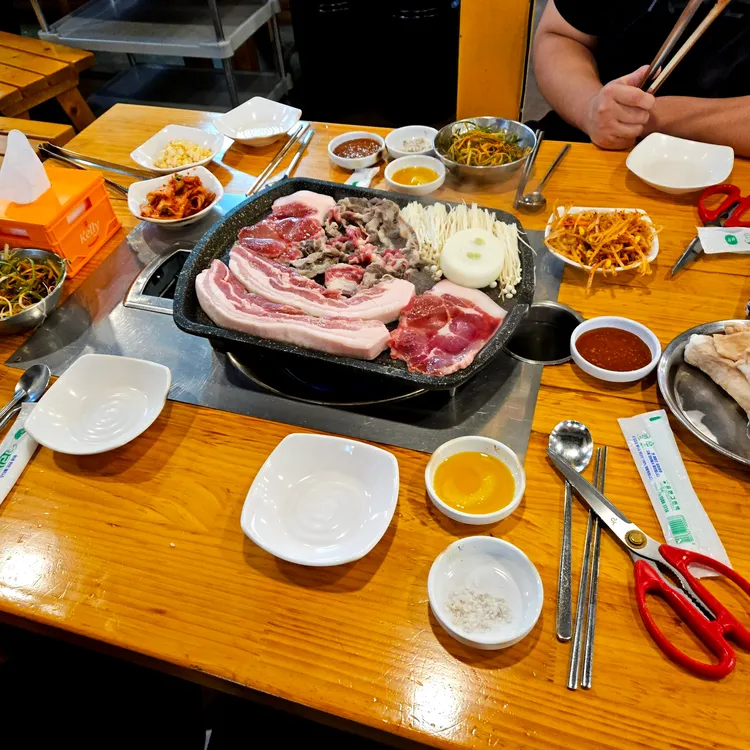 큰손 주먹고기 대표 사진