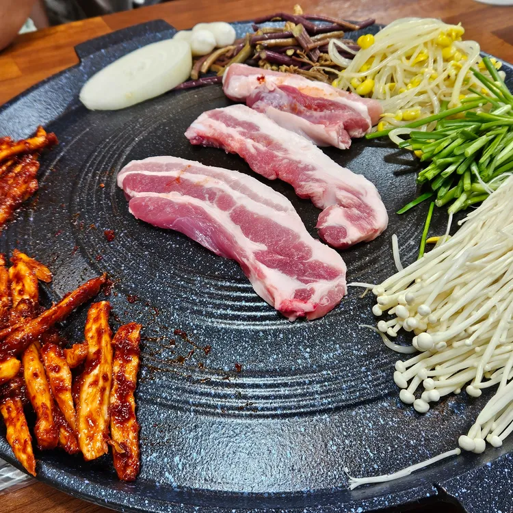 더덕솥뚜껑삼겹살 대표 사진