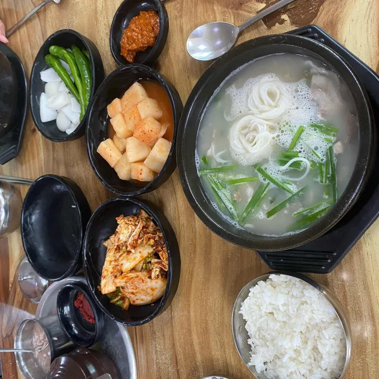 가마솥돼지국밥 대표 사진