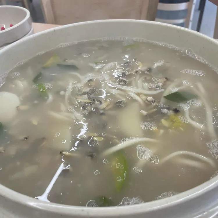 엄지척까투리할매손칼국수 대표 사진