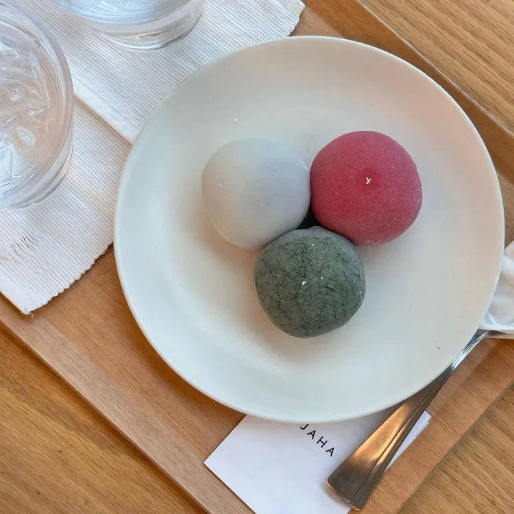 자하 대표 사진