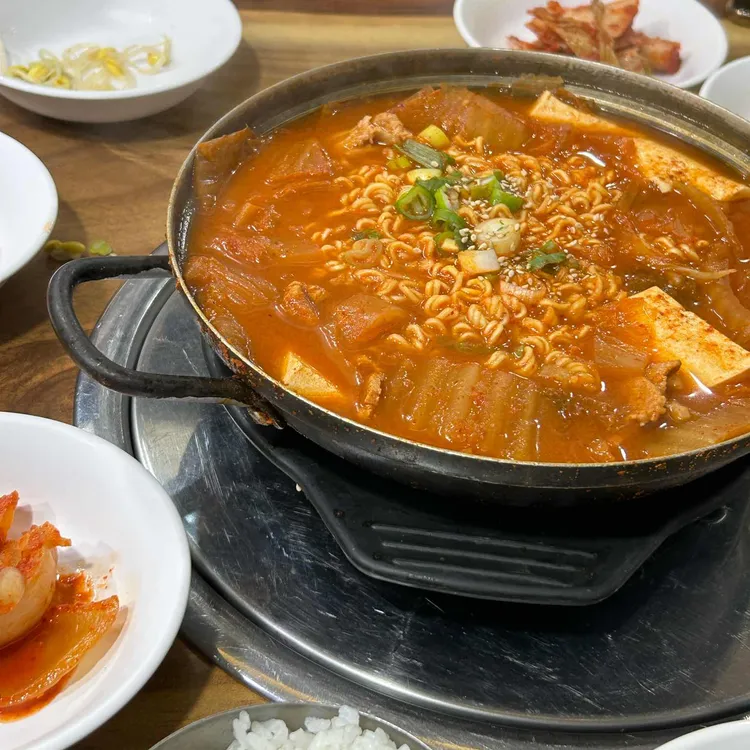 궁전김치찌개 대표 사진