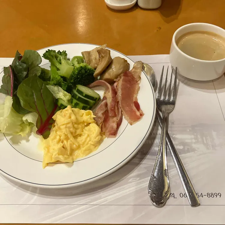 오리엔탈호텔 뷔페식당 사진 2