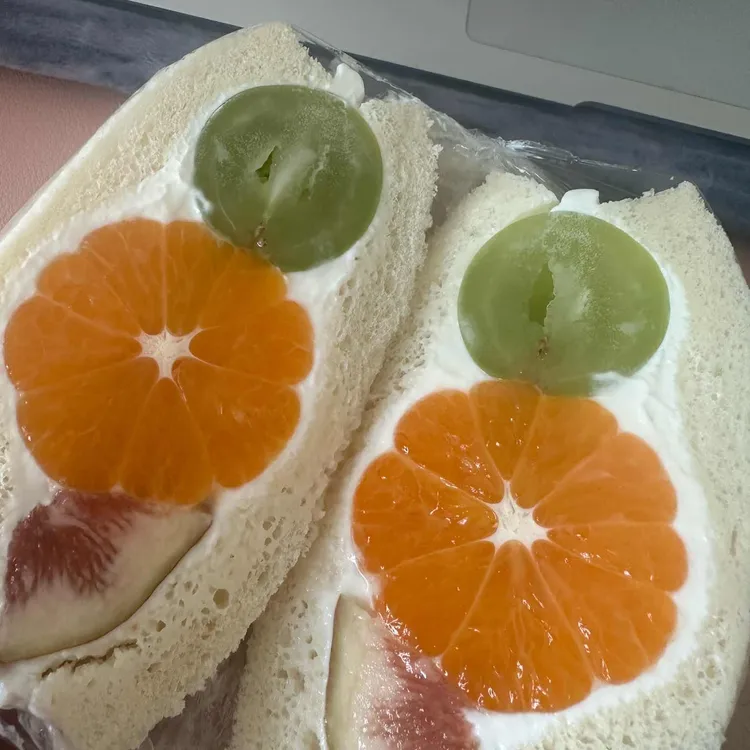 퍼즌트 대표 사진