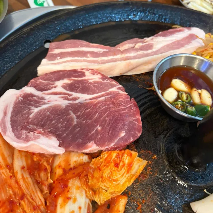 수니네 솥뚜껑 삼겹살 대표 사진