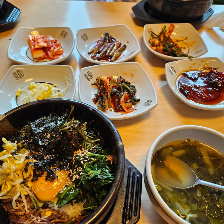 어드메 대표 사진