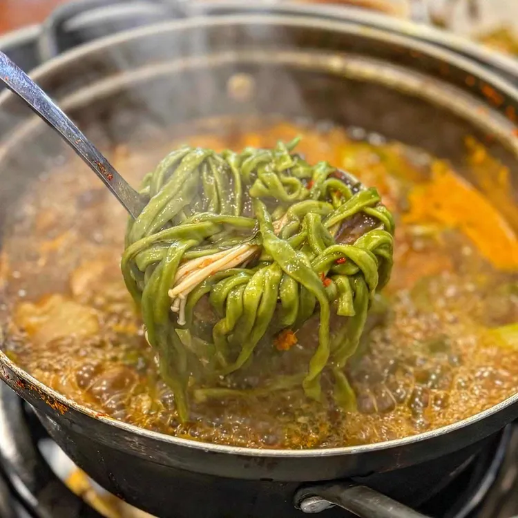 괜찮은버섯샤브칼국수 대표 사진