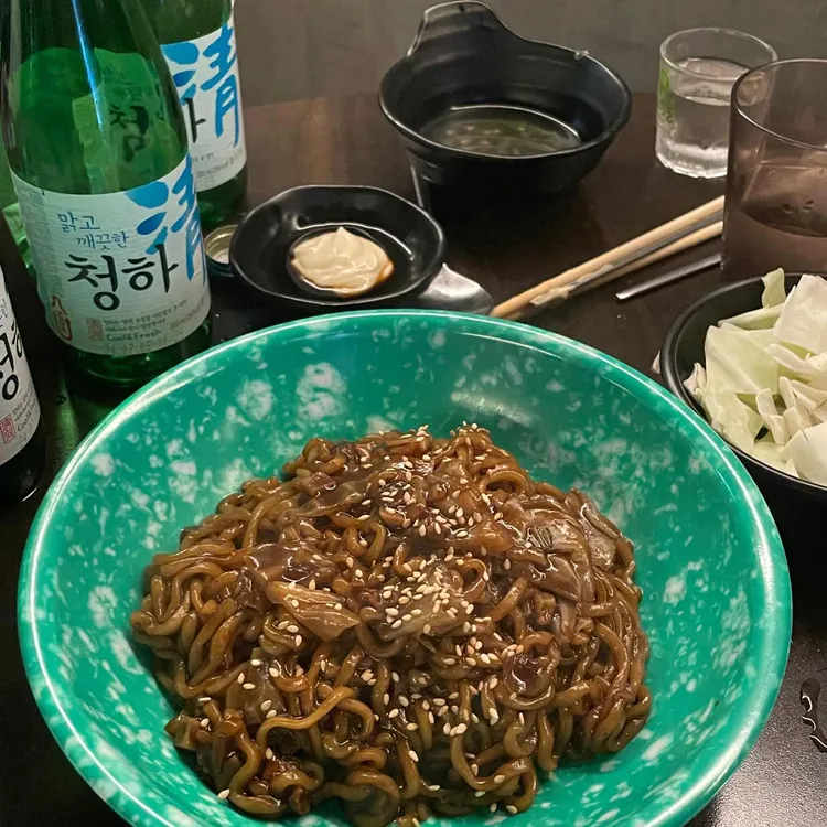 수염아저씨 대표 사진