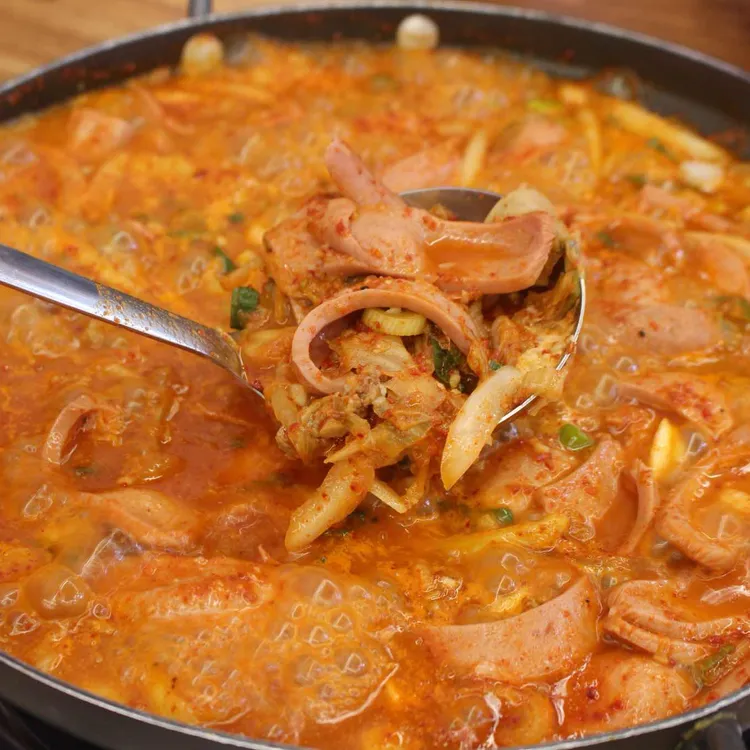 감탄부대찌개&왕돈가스 대표 사진