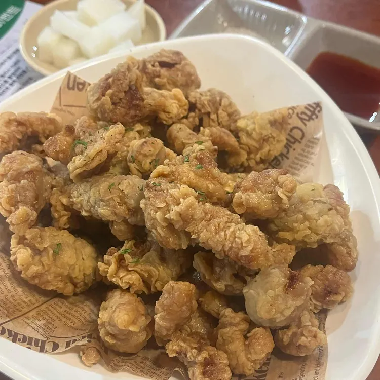훌랄라참숯치킨 대표 사진