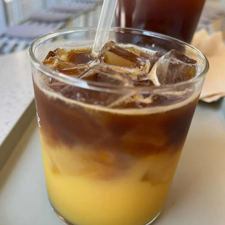 bring me coffee 대표 사진