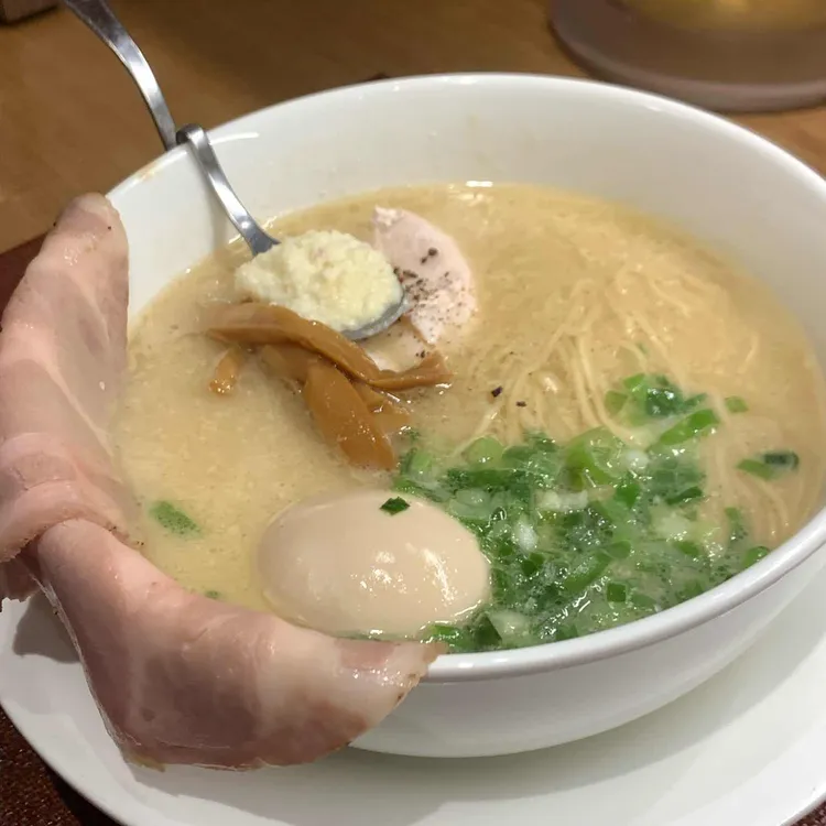 멘지 대표 사진