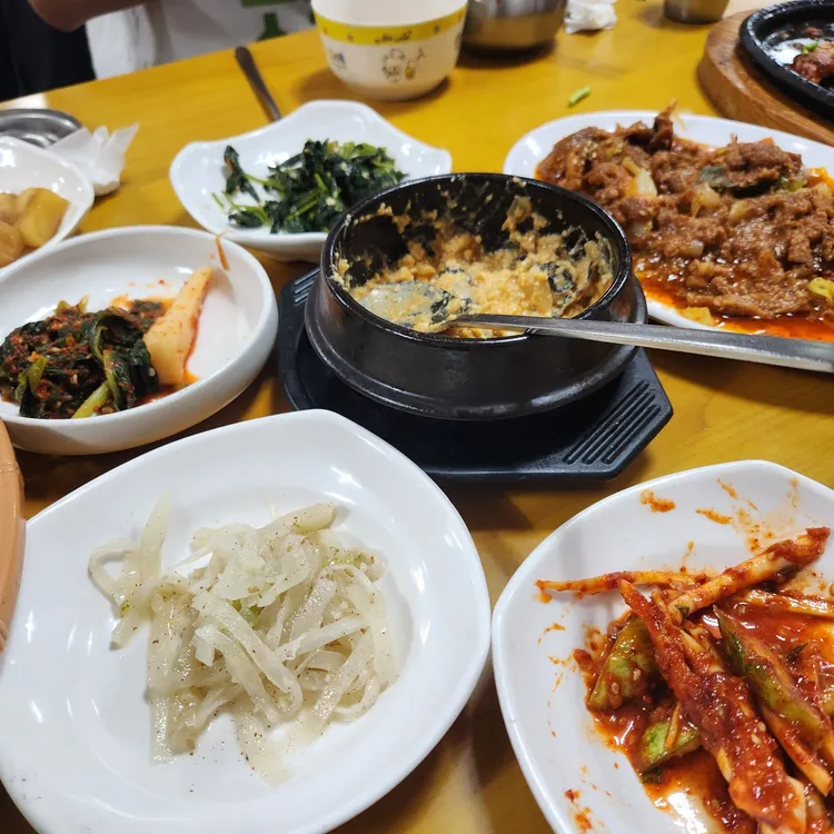 논두렁우렁쌈밥 대표 사진