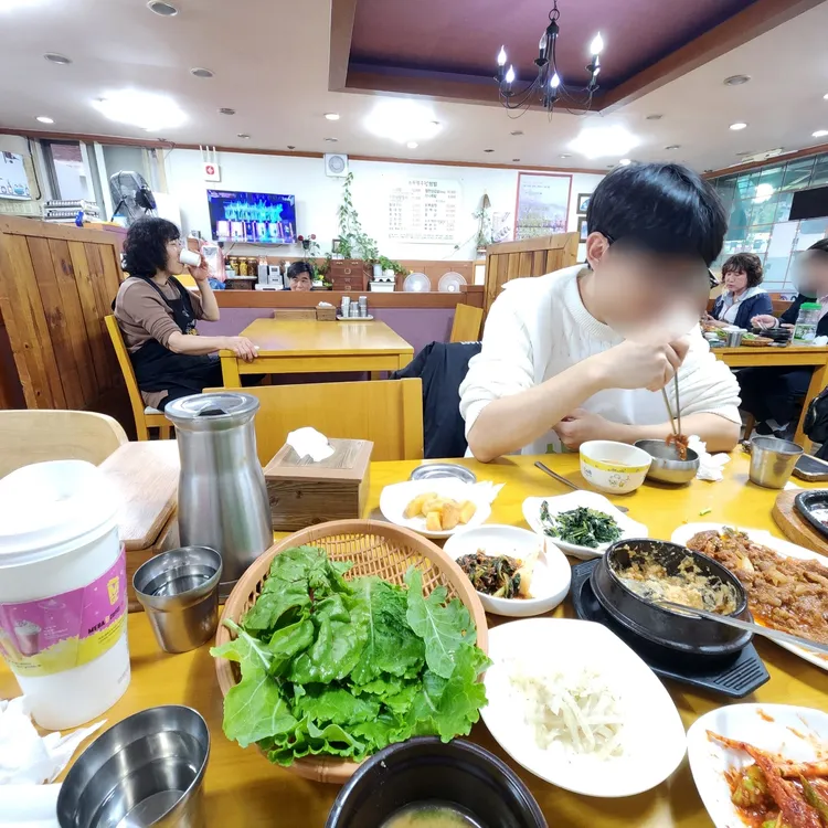 논두렁우렁쌈밥 대표 사진