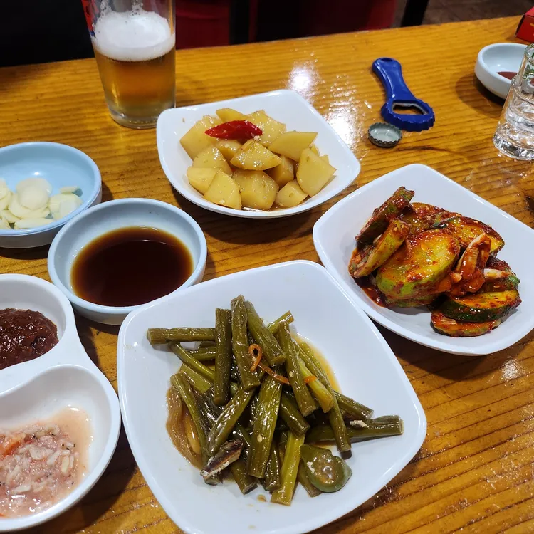 동수마늘보쌈칼국수 대표 사진