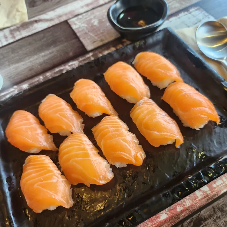 육회바른연어 대표 사진