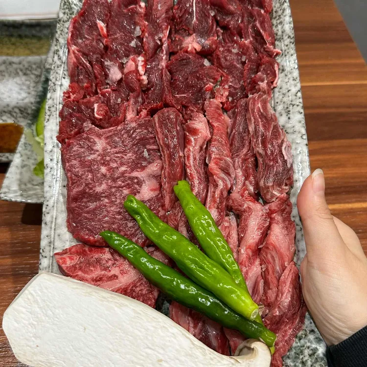 더금송 대표 사진