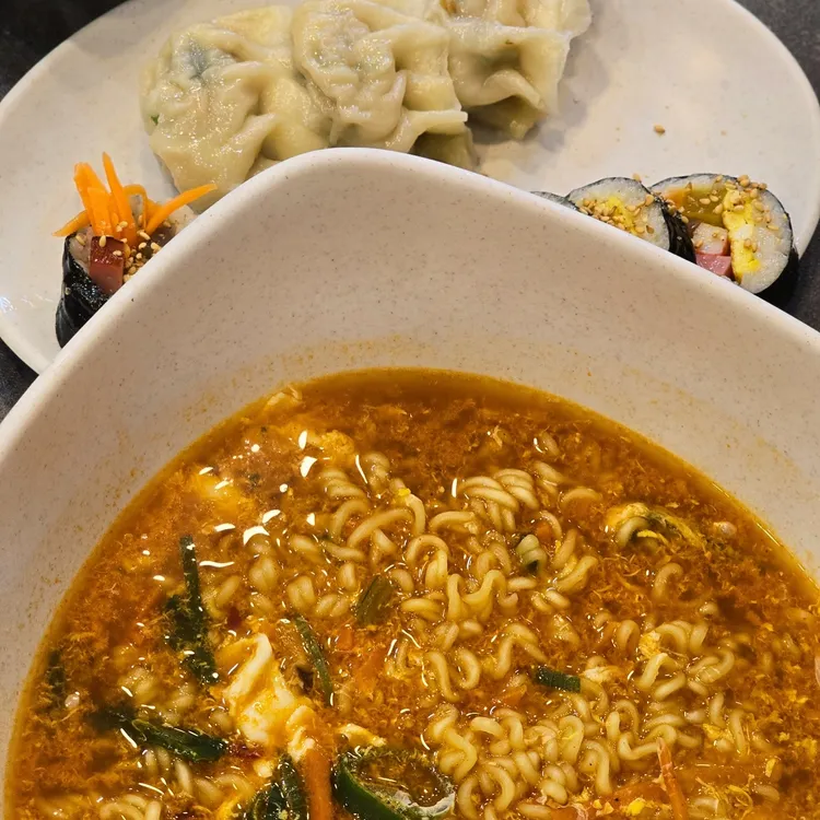 명동만두 - 궁동 만두, 분식 맛집 | 다이닝코드, 빅데이터 맛집검색