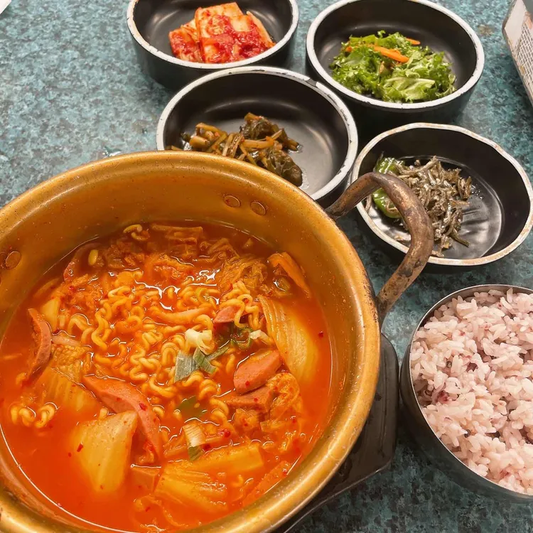 유정식당 대표 사진