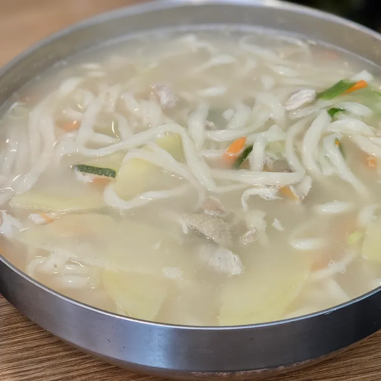 관덕정들깨칼국수 대표 사진