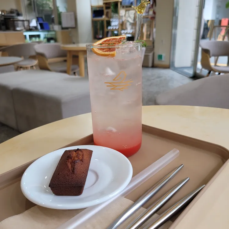 더네스트커피 대표 사진