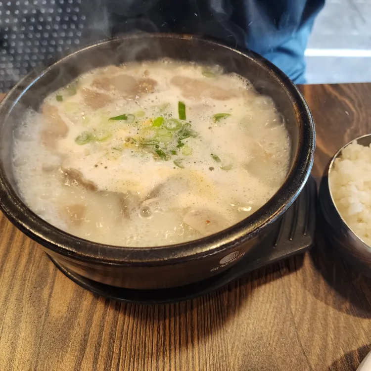 79네 수육국밥&철판 대표 사진