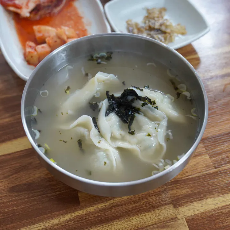 어랑손만두국 대표 사진